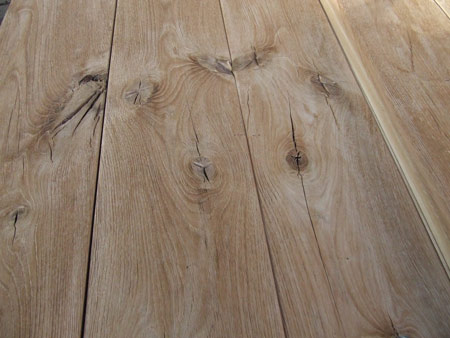 Deski podłogowe dębowe cięte ze starych belek