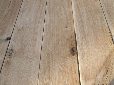 Deski podłogowe dębowe cięte ze starych belek